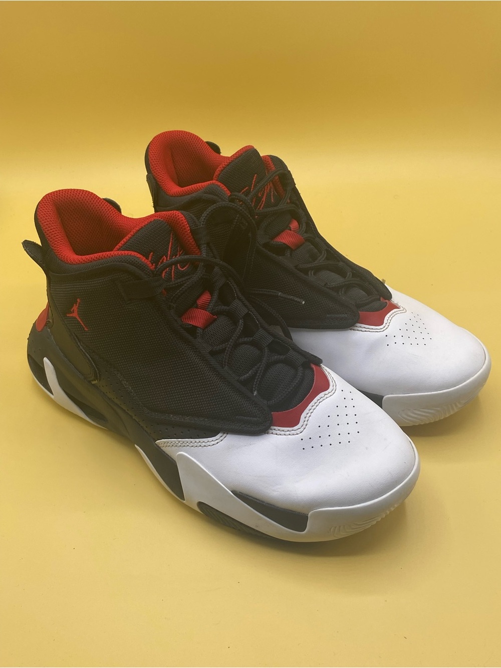 Jordan Max Aura 4 "Black Gym Red-White"